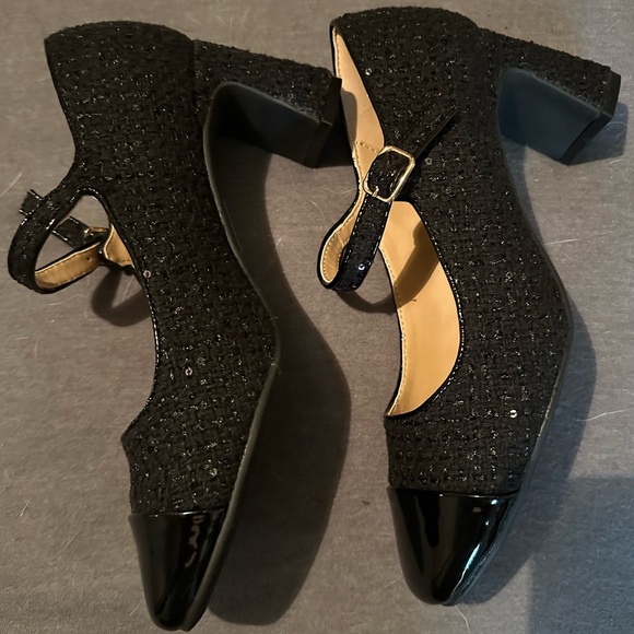 Elegant Black Mary Jane Heels - Picture 2 of 5